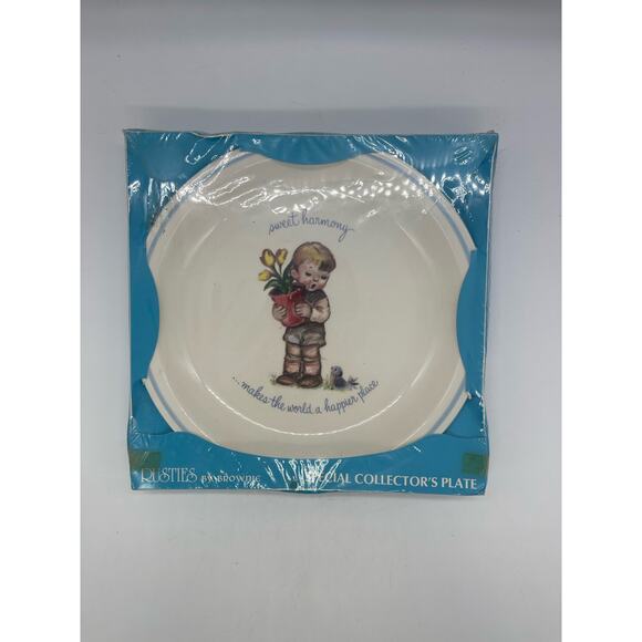 RUSTIES SPECIAL COLLECTOR'S PLATE BY BROWNIE NIB Sealed - Picture 1 of 2